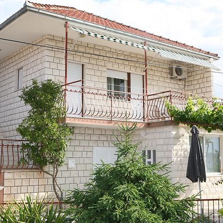 Apartment Nives Трогир Екстериор снимка