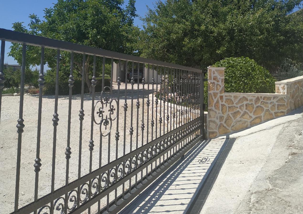 Apartment Nives Трогир Екстериор снимка