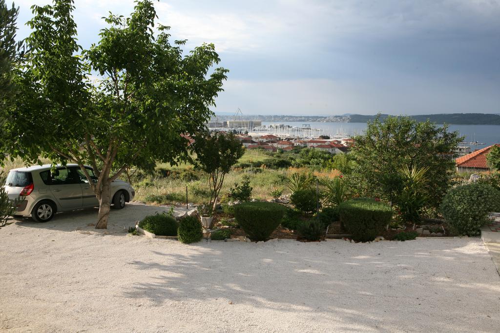 Apartment Nives Трогир Екстериор снимка