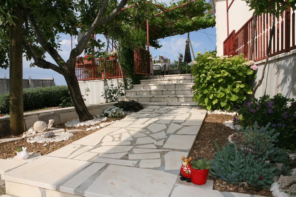 Apartment Nives Трогир Екстериор снимка