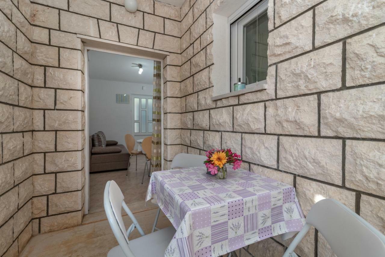 Apartment Nives Трогир Екстериор снимка