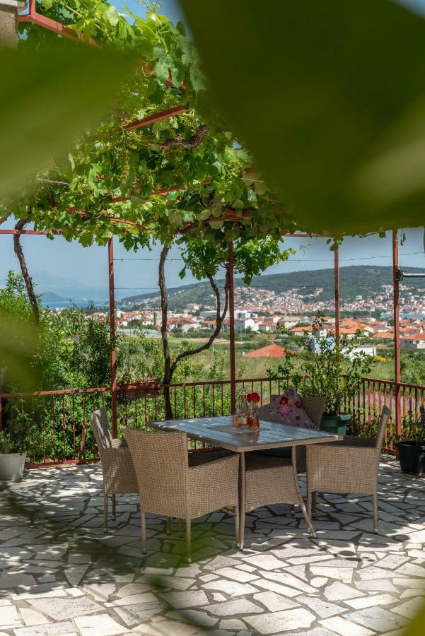 Apartment Nives Трогир Екстериор снимка