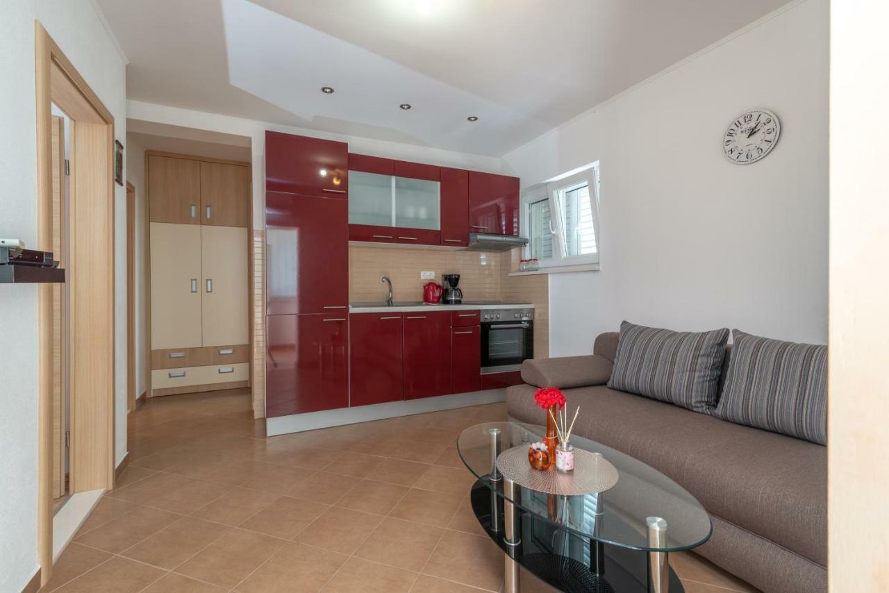 Apartment Nives Трогир Екстериор снимка