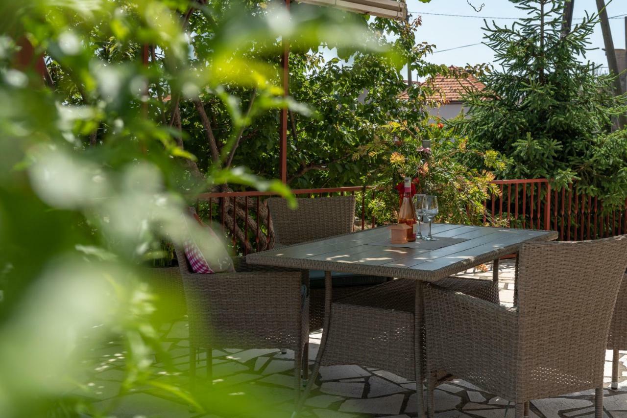 Apartment Nives Трогир Екстериор снимка