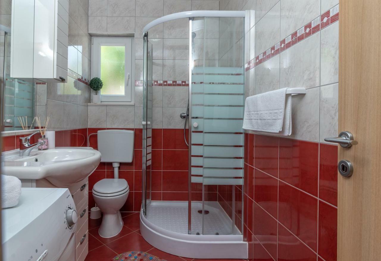 Apartment Nives Трогир Екстериор снимка