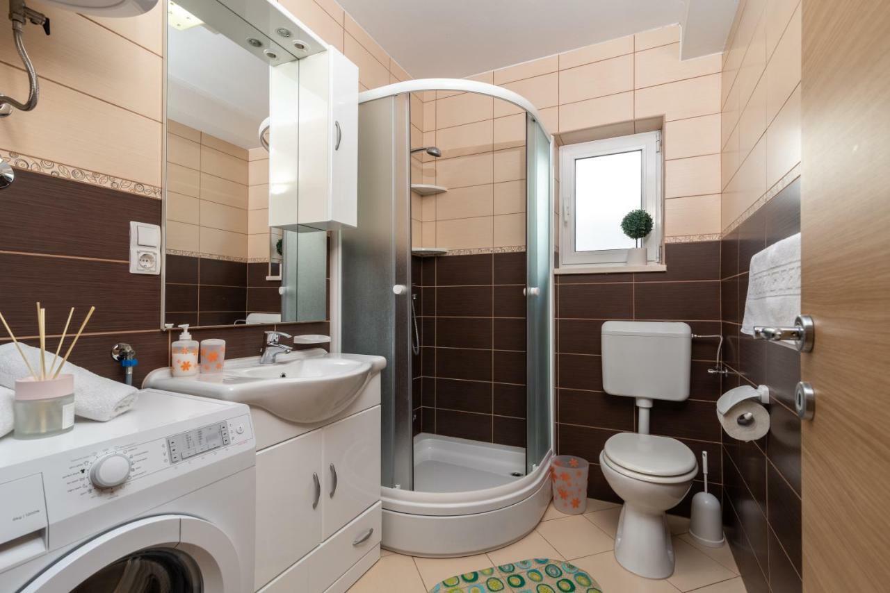 Apartment Nives Трогир Екстериор снимка