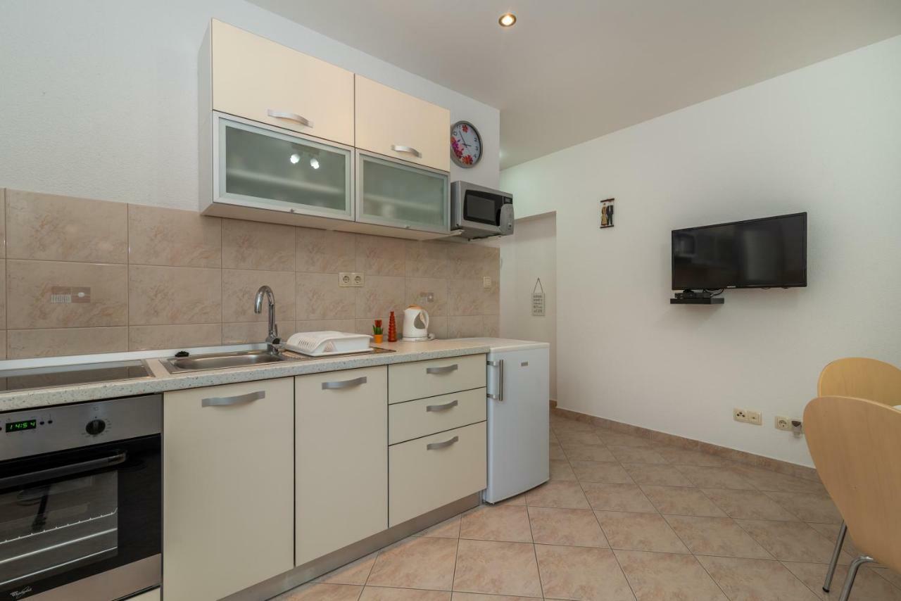 Apartment Nives Трогир Екстериор снимка