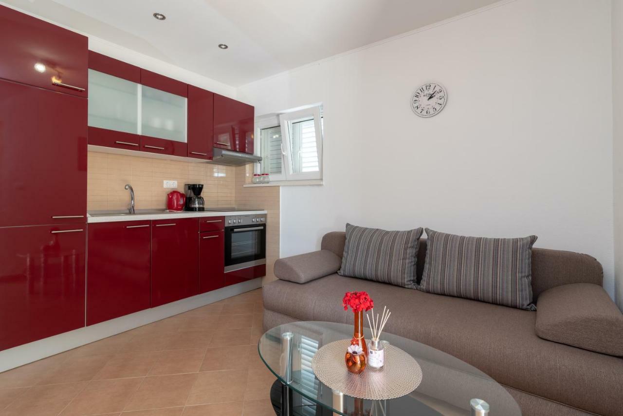 Apartment Nives Трогир Екстериор снимка