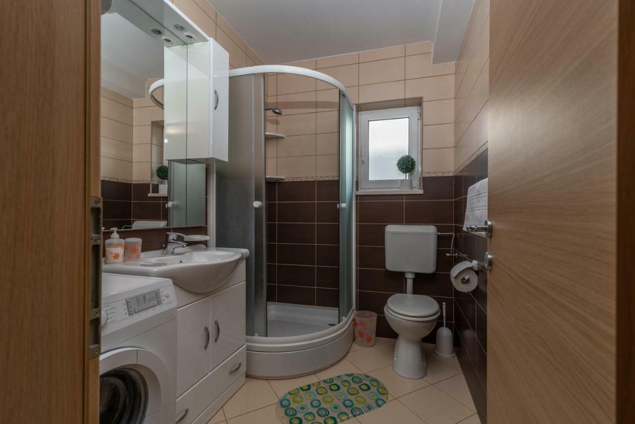 Apartment Nives Трогир Екстериор снимка